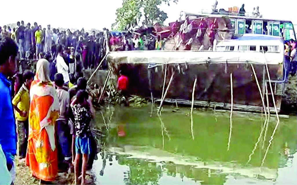A passenger bus turned turtle and skidded in roadside ditches at Beltali area near Netrakona Highway in Mymensingh killing five persons and injuring several others on Thursday.