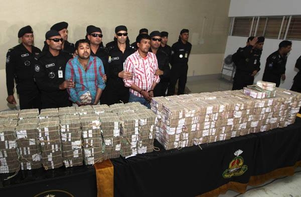 Two 'bank robbers' nabbed