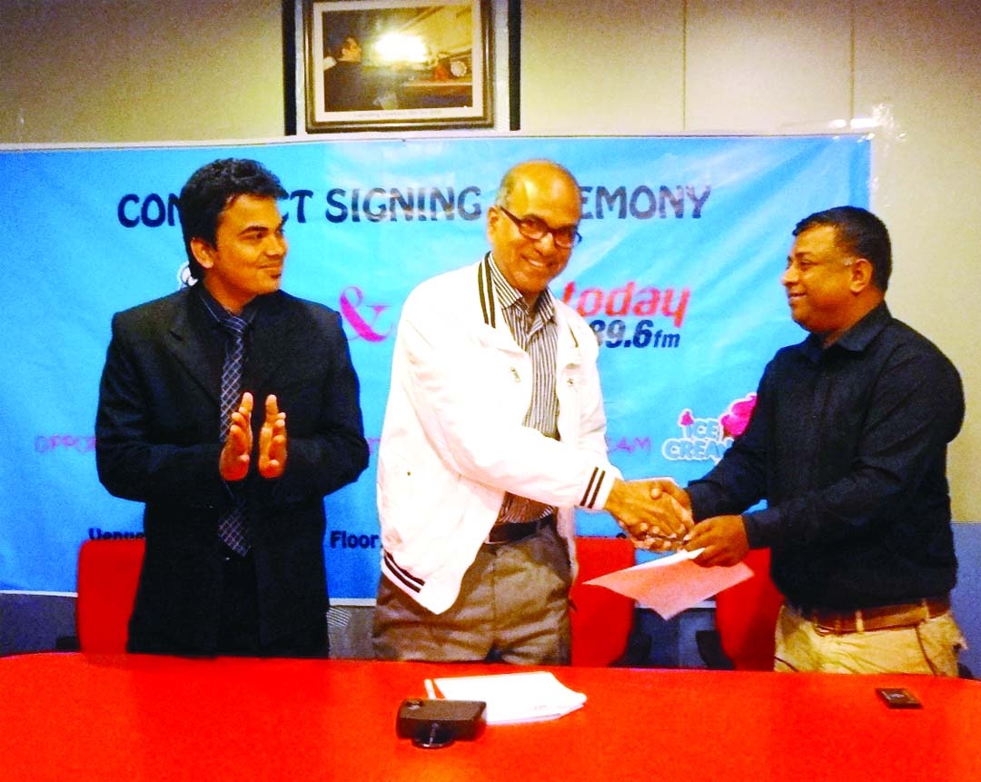 Igloo Ice Cream and Radio Today is going to jointly arrange an ice cream festival in Dhaka and Chittagong. The title of the festival is "Igloo Radio Today Presents Ice Creamania 2014." Moniruzzaman Khan, General Manager of Radio Today and Moshiur Rahman