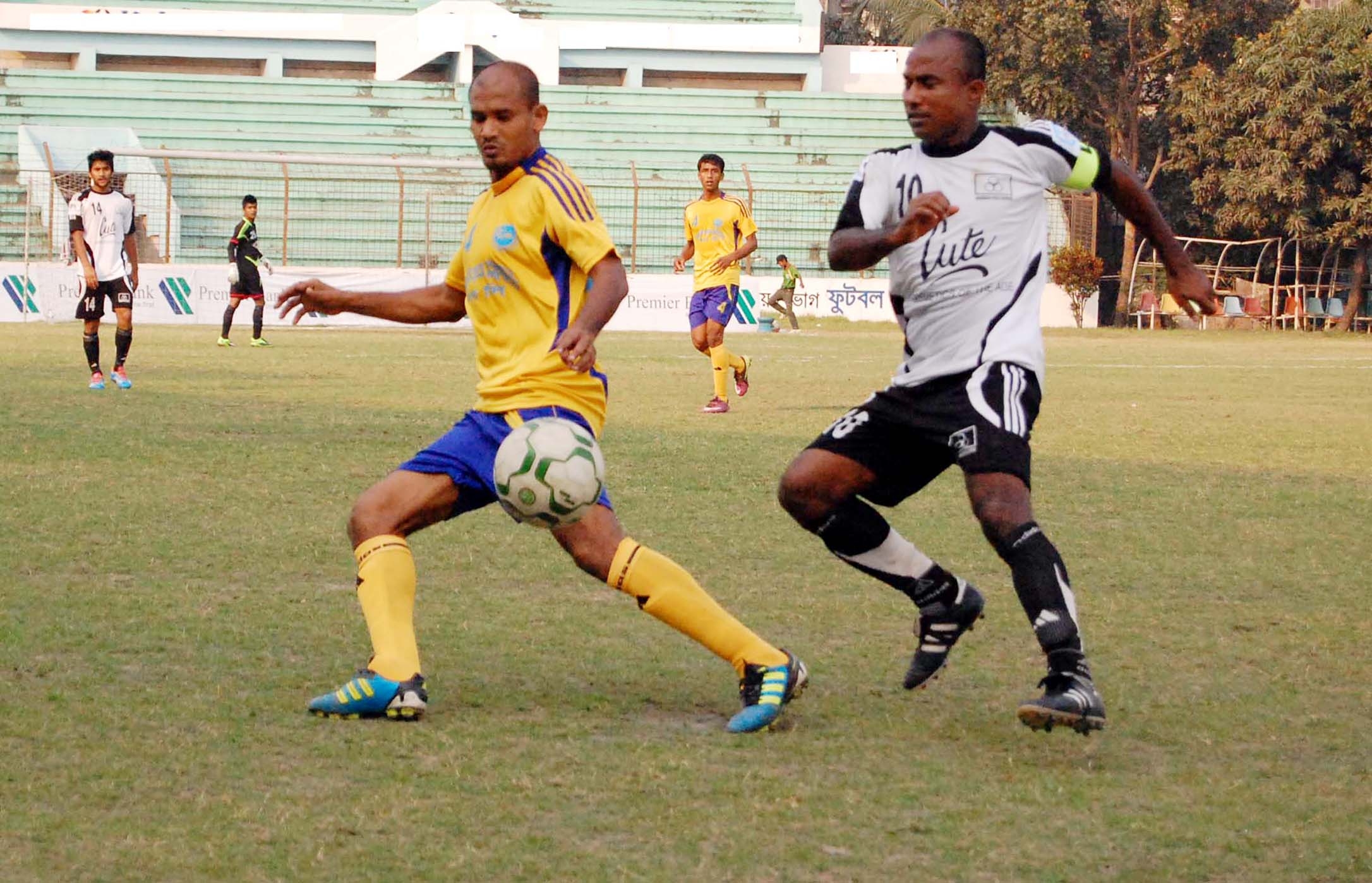A moment of the football match of the Premier Bank Bangladesh Championship League between Arambagh Krira Sangha and Agrani Bank SC at the Bir Sreshtha Shaheed Sepoy Mohammad Mostafa Kamal Stadium in Kamalapur on Thursday.