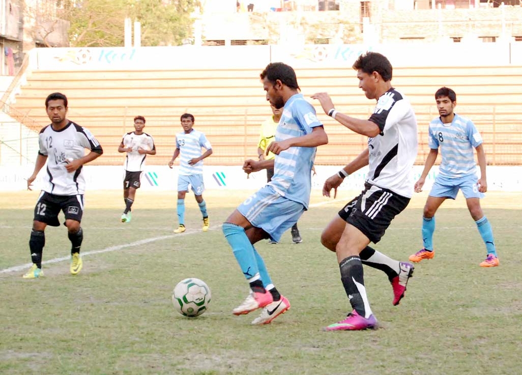 An action from the football match of the Premier Bank Bangladesh Championship League between Farashganj Sporting Club and Arambagh Krira Sangha held at the Bir Sreshtha Shaheed Sepoy Mohammad Mostafa Kamal Stadium in Kamalapur on Tuesday.