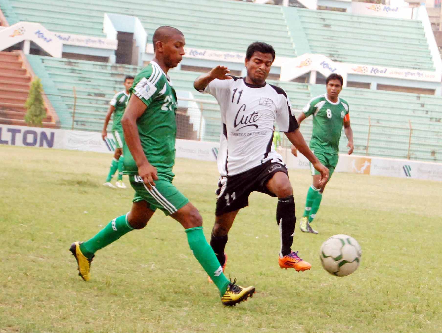A moment of the football match of the Premier Bank Bangladesh Championship League between Arambagh Krira Sangha and Victoria Sporting Club held at the Bir Sreshtha Shaheed Sepoy Mohammad Mostafa Kamal Stadium on Saturday.