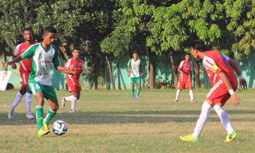 A scene from the match of the Bengal Group Senior Division Football League between T&T Club Motijheel and Swadhinota Krira Chakra at the Bir Shreshtha Shaheed Sepoy Mohammad Mostafa Kamal Stadium on Tuesday.
