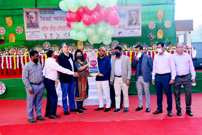 Mirza Salman Ispahani, Chairman, Ispahani Group, inaugurated the Annual Sports and Prize Giving Ceremony 2021 as the chief guest.